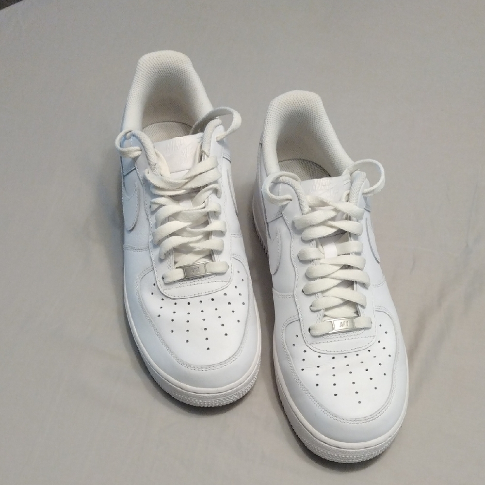 Nike Air Force One - Picture 4 of 17